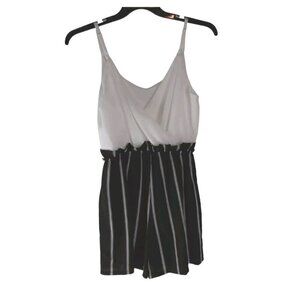 Lily Rose Romper Size Medium  V Neck Sleeveless White Black  No Belt Jumpsuit